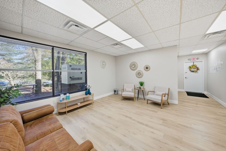 428-print-Interior Photo (04)